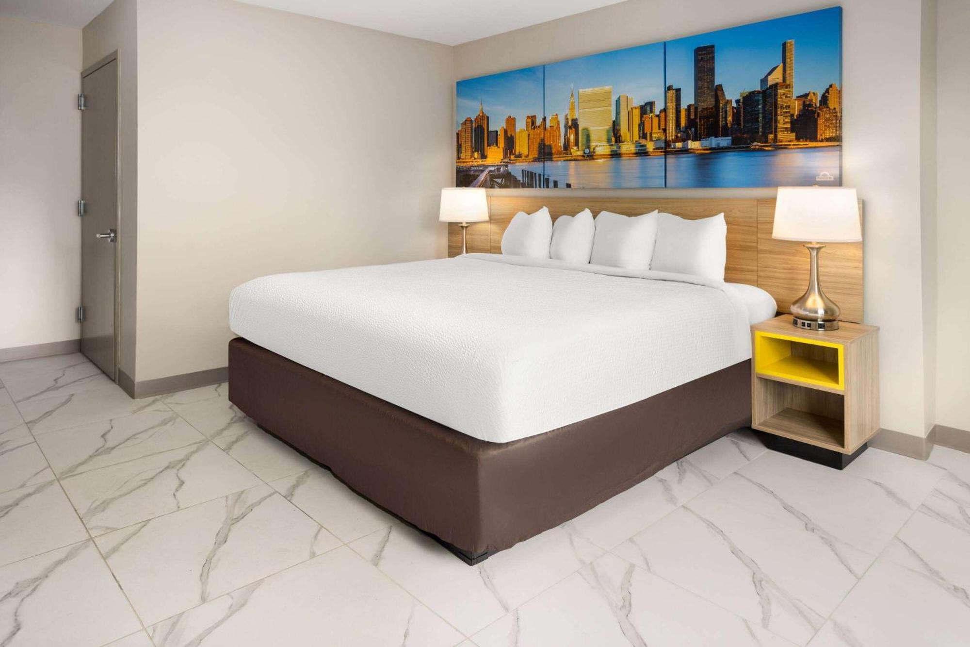 Days Inn By Wyndham Staten Island New York Bagian luar foto